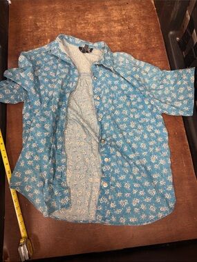 Light Blue Floral Short-Sleeve Button-Down Shirt